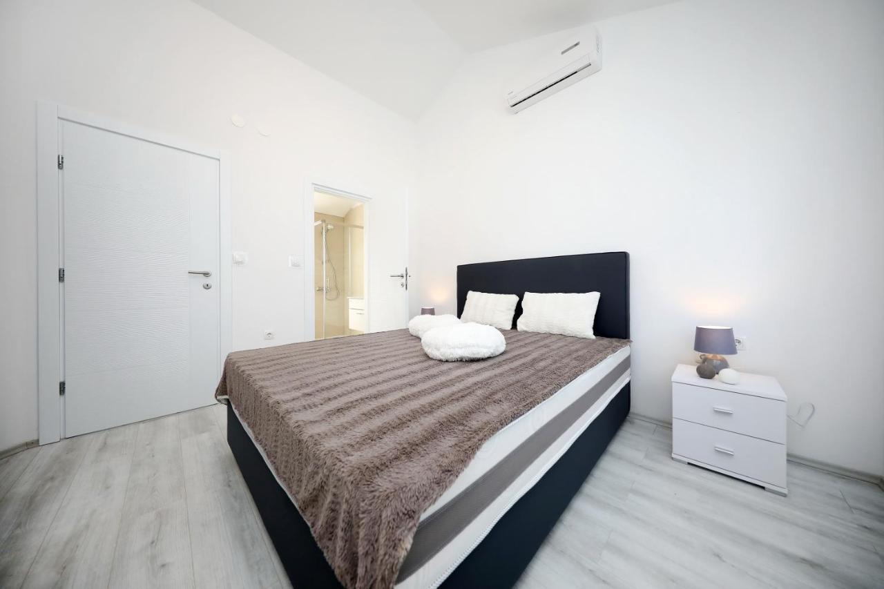Apartments Noa Nin Zdrijac Exterior foto